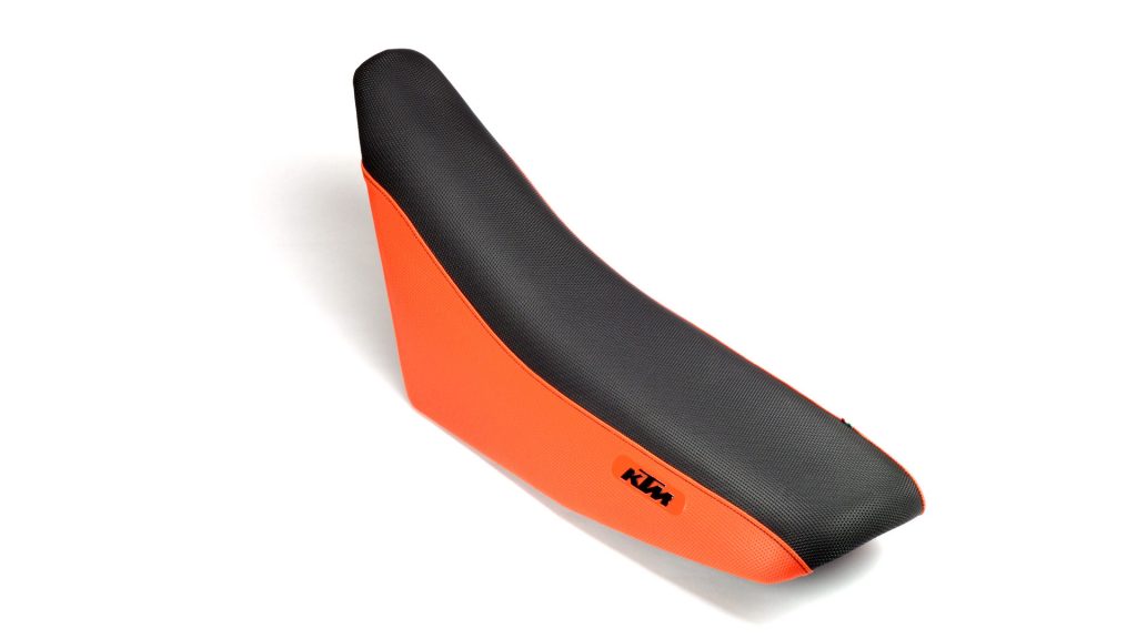 Rifacimento, ricondizionamento, imbottitura, copertura selle | HTM Racing